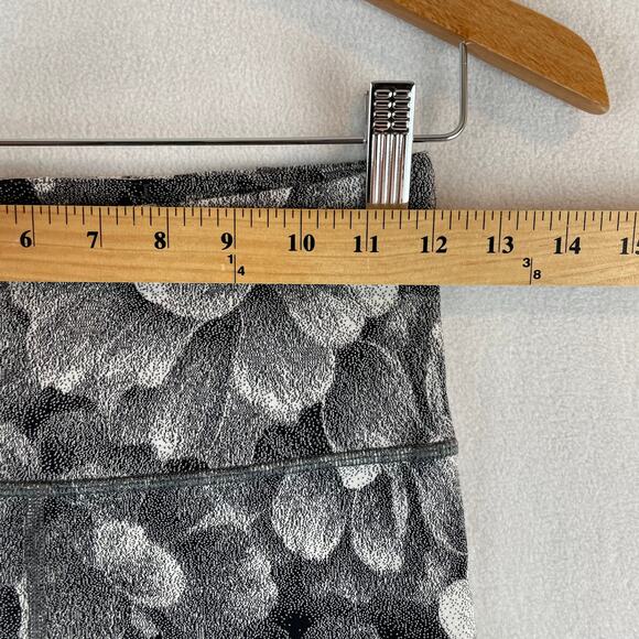 Athleta Pant  “Elation” Textured Tight Chakra Floral Black/ Seasalt #985195 XS - Picture 5 of 9